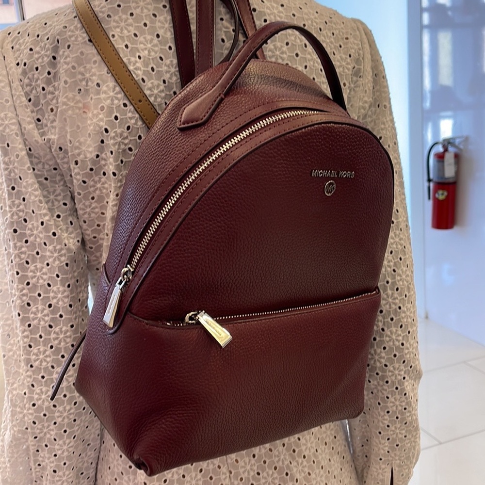 Michael Kors Women's Valerie Medium Pebbled Leather Backpack Merlot 
NWT - Picture 13 of 16
